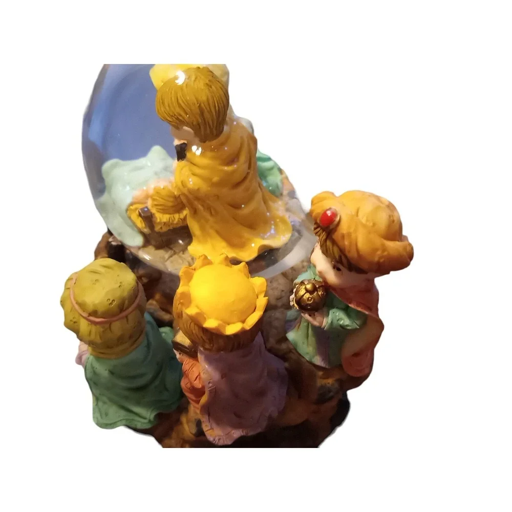 Vtg Christmas Nativity Childlike Figures Manger Scene Plays Silent Night READ